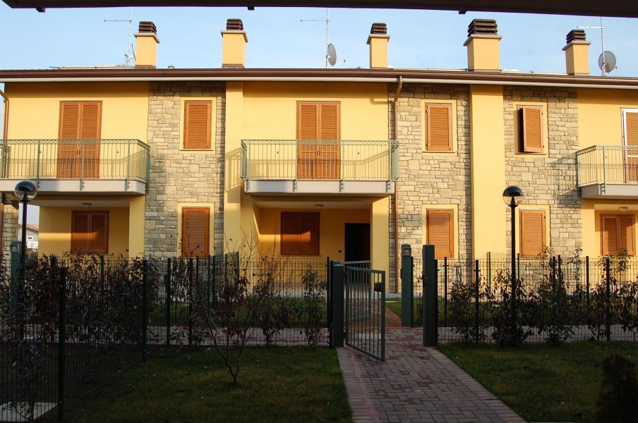 Porzione Centrale di Villa Trifamiliare