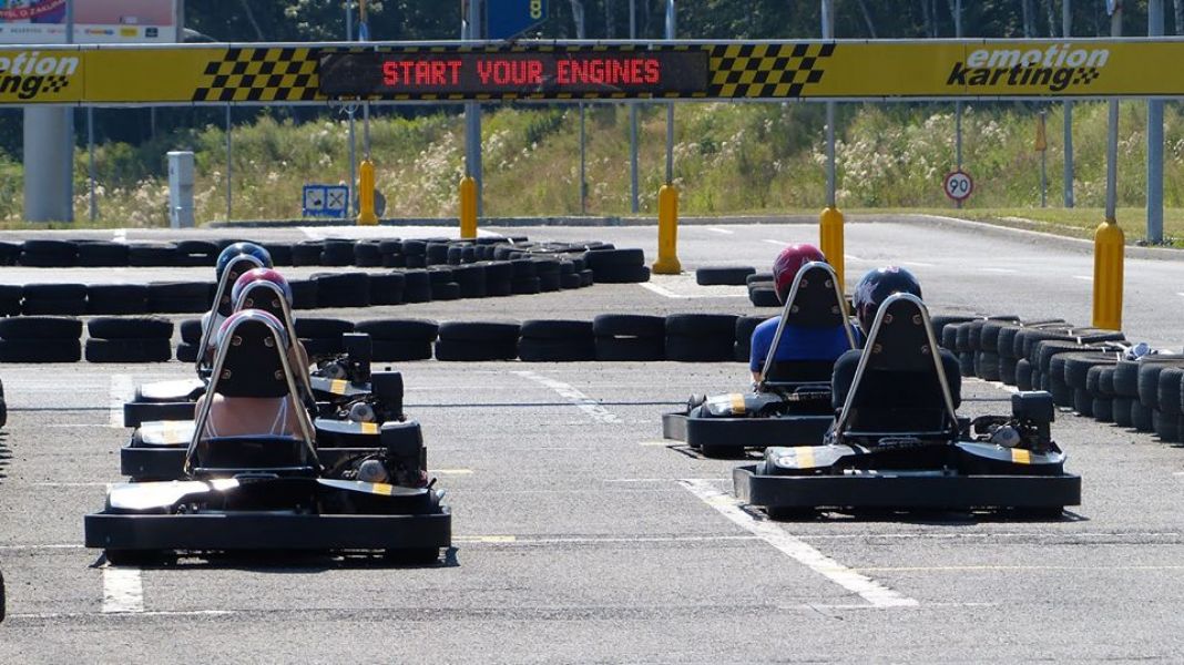 Circuito di karting con 8 vetture in vendita