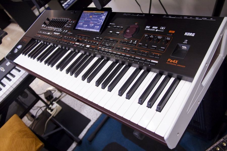 Korg PA4X 76-key Professional Arranger