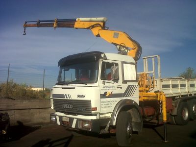 IVECO 190.26 con gru PM 25003