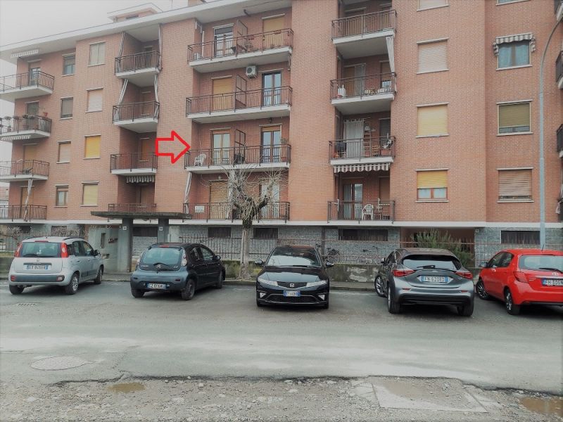 Privato vende alloggio con box a Crescentino ( Vc)  