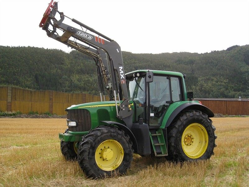 John Deere 4320