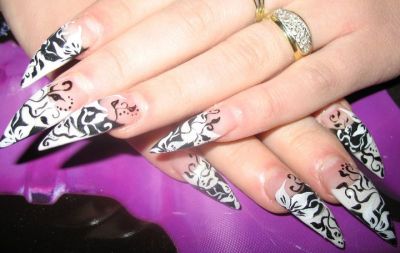 Ricostruzione unghie in Gel-UV