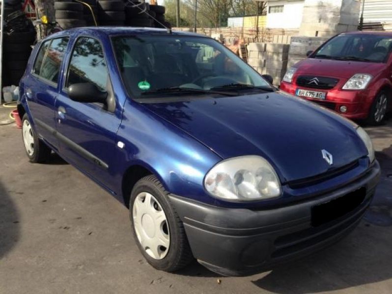 Io do la mia bella renault Clio II