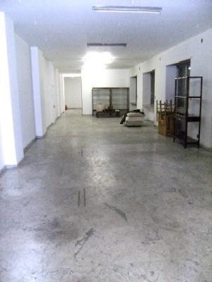 2265 - Ampio locale uffici