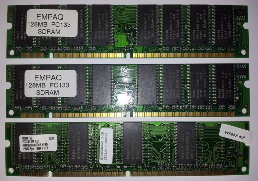 Memoria PC133, 384 MB, (3 X 128 MB), 168 pin. 