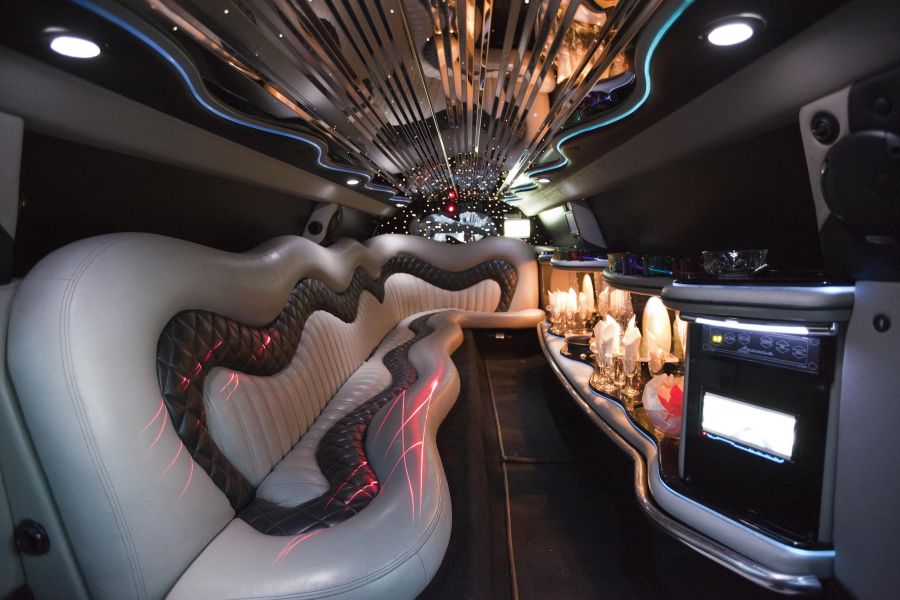 Noleggio Limousine  Pisa  Lucca e La spezia Tel. 3386440072