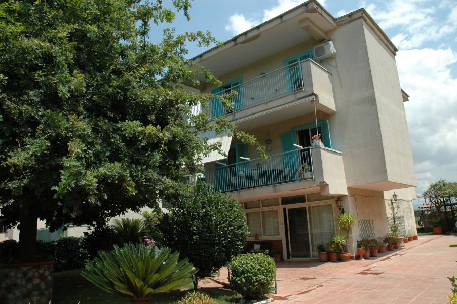 Vendesi. Villa con giardino, autonoma a Villaricca 2