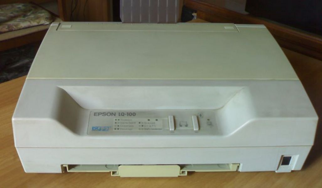 STAMPANTE ad aghi Epson LQ-100, testine a 24 aghi ad alta qualit, 80 colonne, 