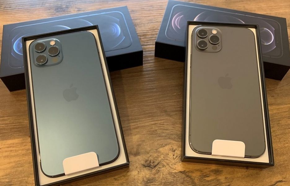 Apple iPhone 12 Pro 128GB = 500euro, iPhone 12 Pro Max 128GB = 550euro, iPhone 12 64GB = 430euro