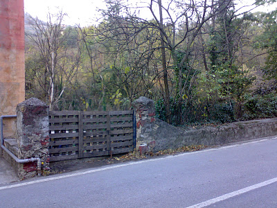 Affitto  100 mensili GE/Bolzaneto magazzino+giardino mq150