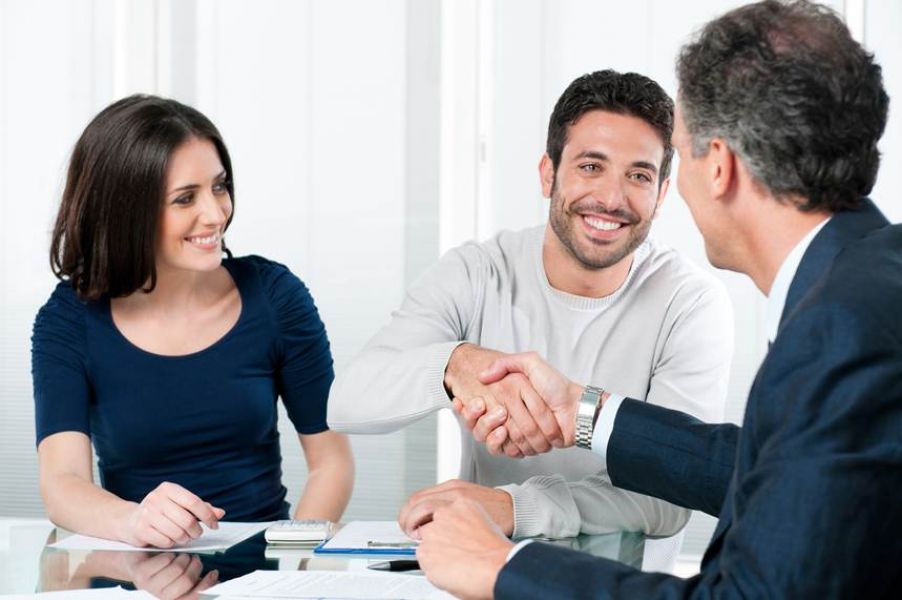 Assistenza finanziaria per tutti gli individui bisognosi
