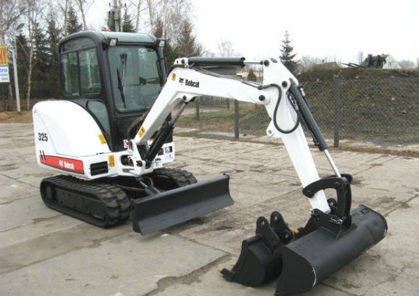 Mini Escavatore Bobcat 325G 