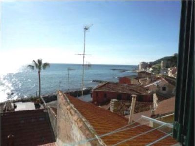 Imperia P.M. - Borgo Foce appartamento ristrutturato vista mare  340.000