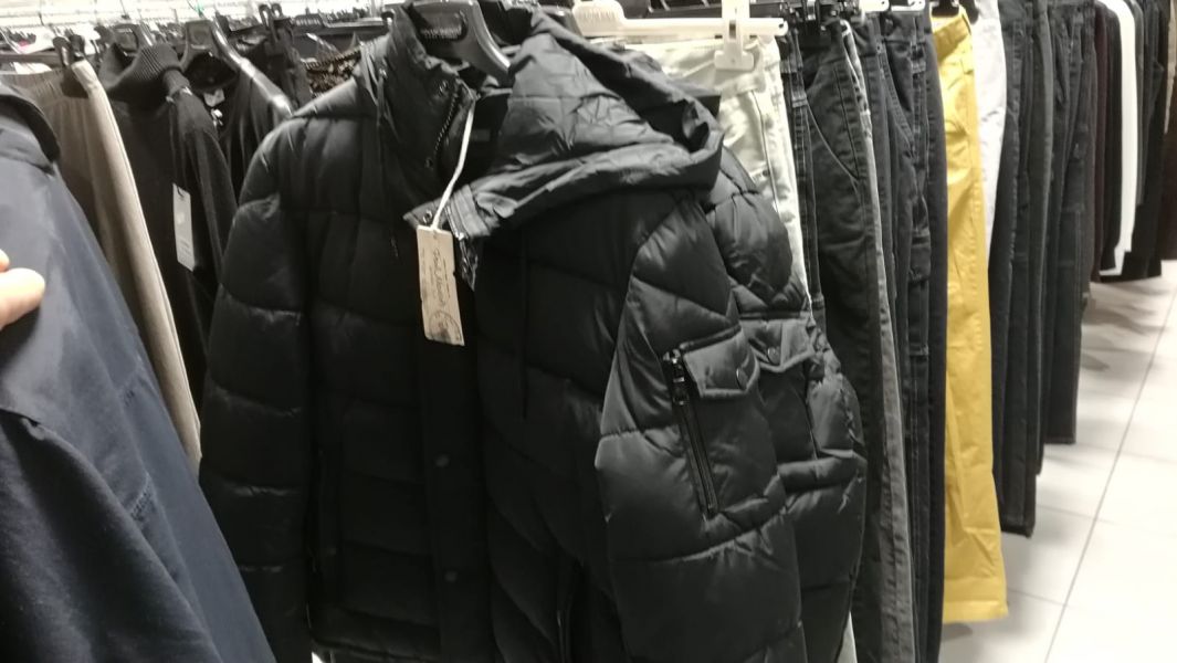 Stock abbigliamento firmato uomo