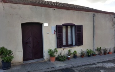 Olmedo centro storico casa indipendente con ampio giardino !!!