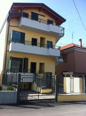 BUSNAGO 3 LOCALI Nuova Costruzione a  165.000,00