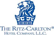 Receptionist, ingegneri, infermieri, medici, cuochi, cameriere / cameriera, giardinieri, ecc.