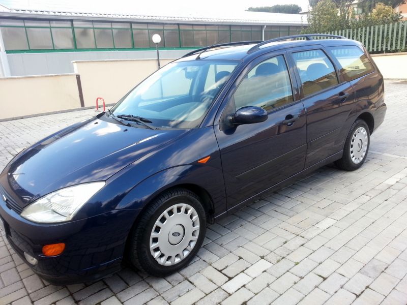 Vendo Ford Focus SW diesel 1.8 del 2001 in ottime condizioni