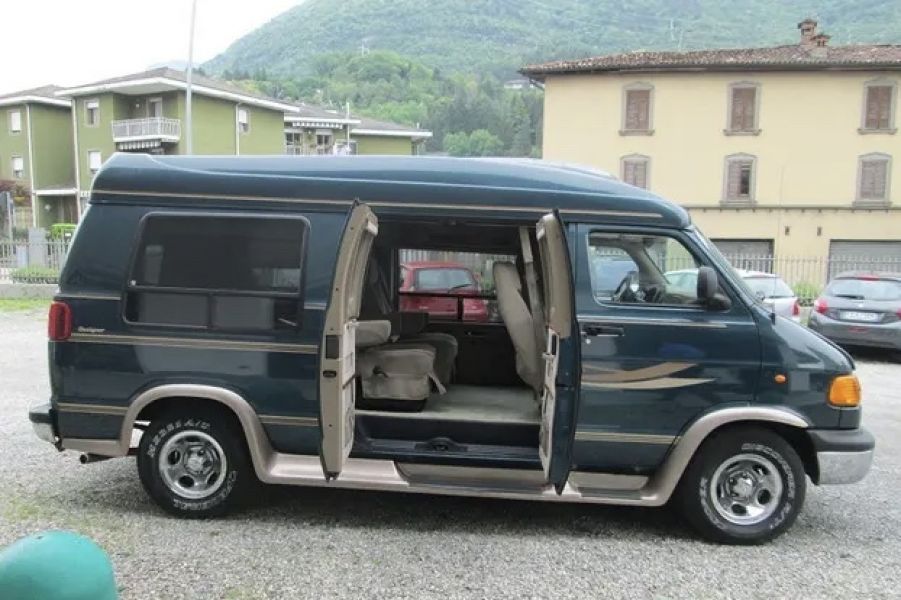 Dodge Vanday Discovery 5.2 V8 7 posti divano letto 