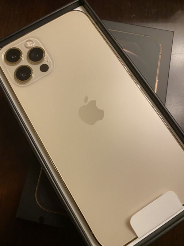 Apple iPhone 12 Pro costo 350euro, iPhone 12 Pro Max costo 370euro, iPhone 12 costo 300euro