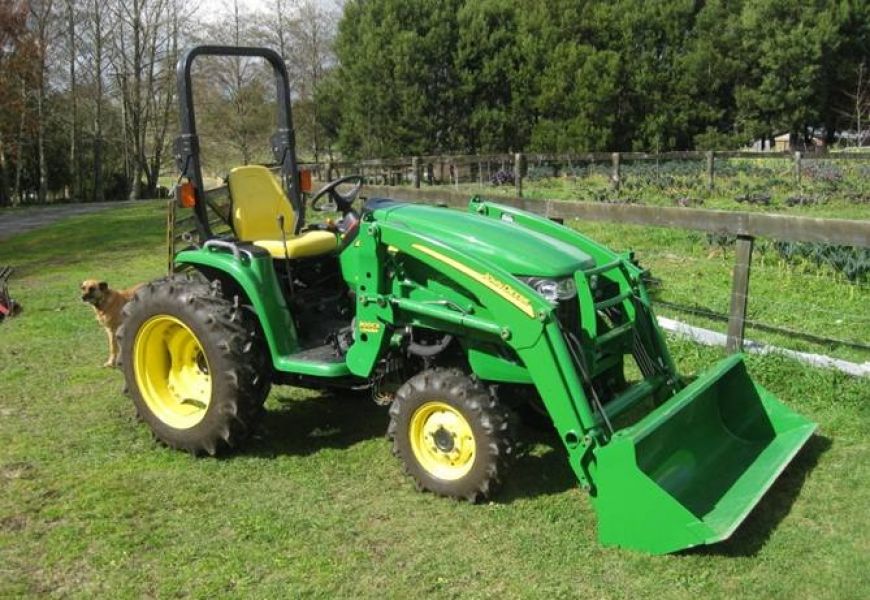 John Deere 3320, 2008