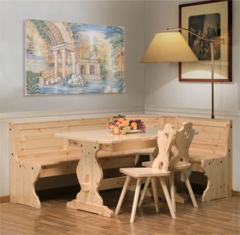 Tavoli, sedie e panchine in legno per ristoranti e pizzerie