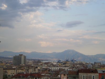 NAPOLI CENTRO LIBERO OTTIMO APPARTAMENTO 4 VANI PANORAMICO E SOLEGGIATO
