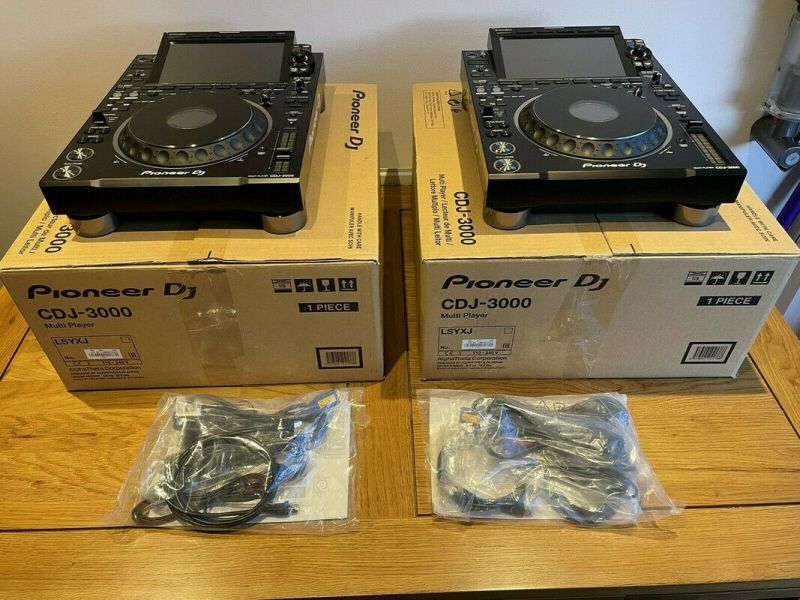 Pioneer CDJ-3000, Pioneer CDJ 2000NXS2, Pioneer DJM 900NXS2, Pioneer DJ DJM-V10 DJ Mixer 