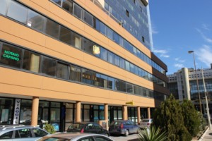 Prestigioso ufficio trivani in via Amendola zona direzionale 