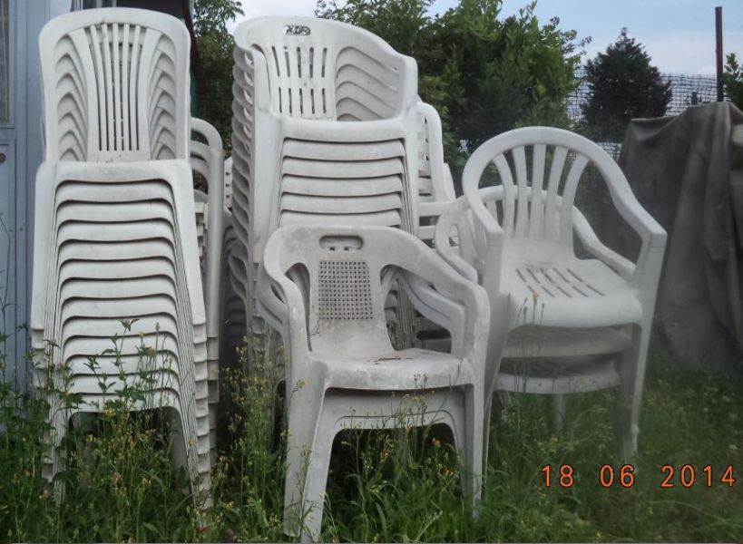 Tavoli e sedie in plastica