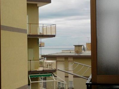 BILOCALE IN PIACEVOLE CONTESTO RESIDENZIALE